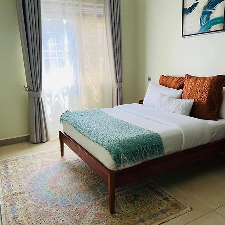 Alsander Homes Peach Bweyogerere Exteriör bild